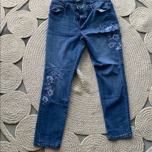 Simply Vera Jeans with embroidered detail